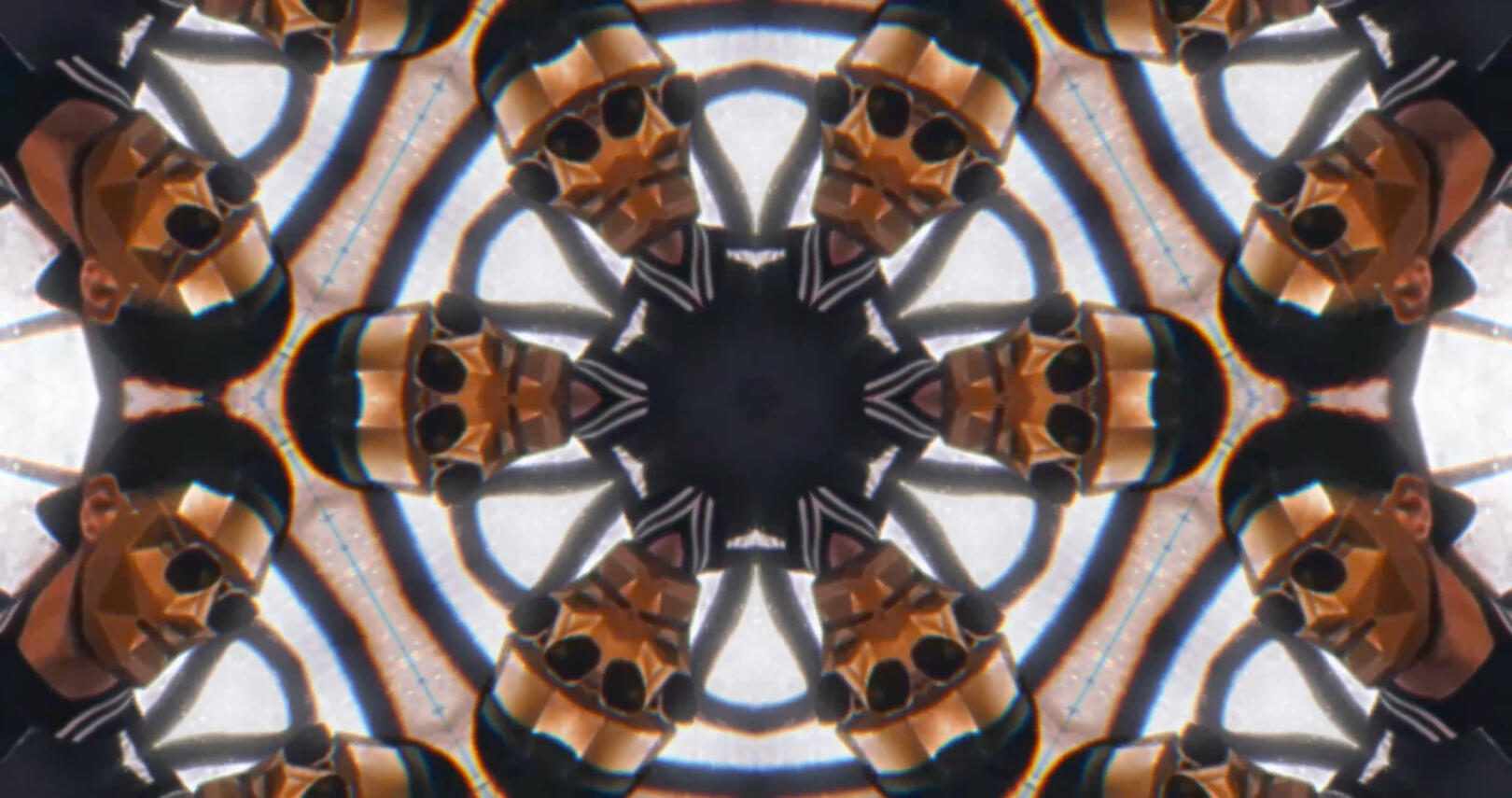 Music Video // Satin Jackets & Usually Quiet - Voyage en Rouge